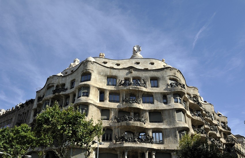 Barcelona Gaudi Apartments