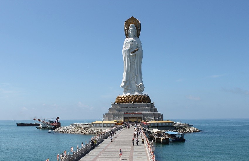 Hainan Island Buddhist Park Statue