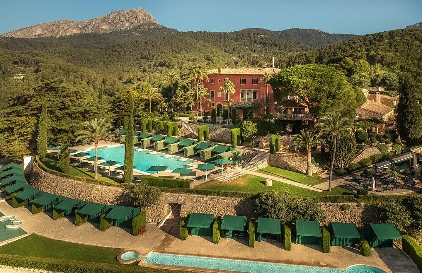 Hotel Grounds