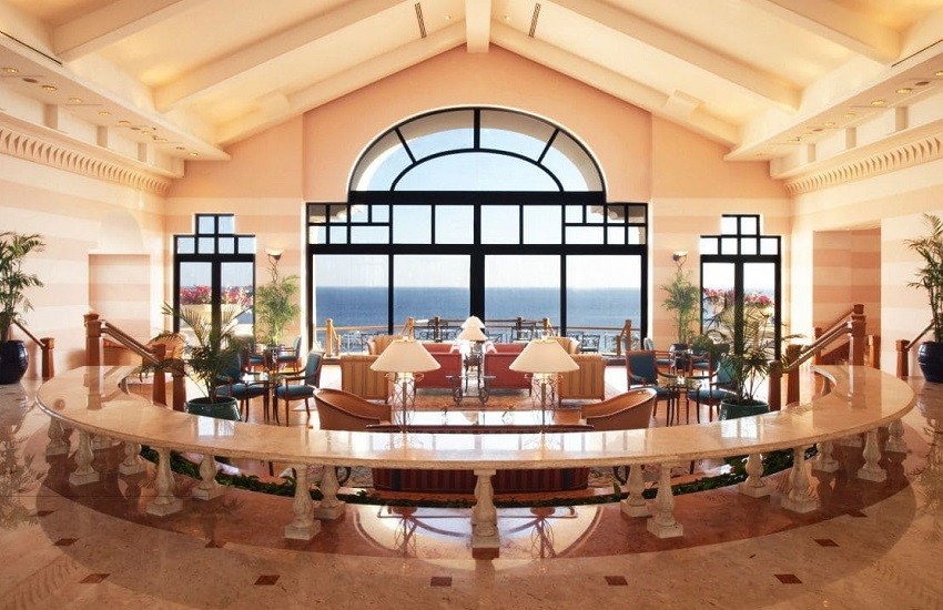 Hotel Lounge