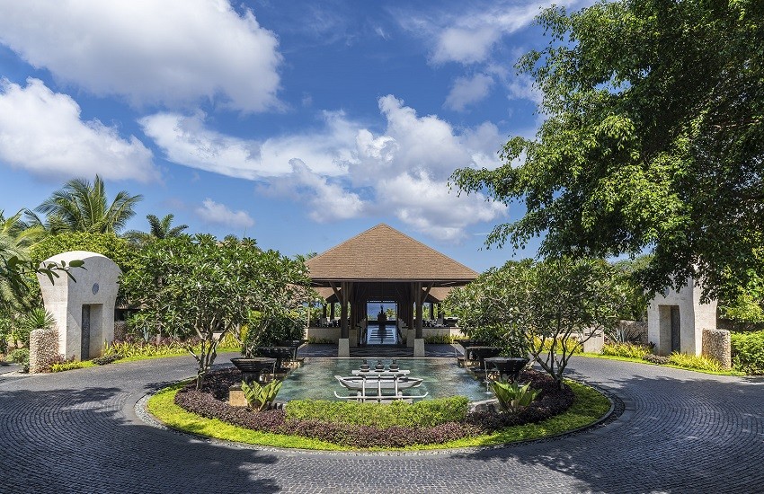 Hotel Porte Cochere