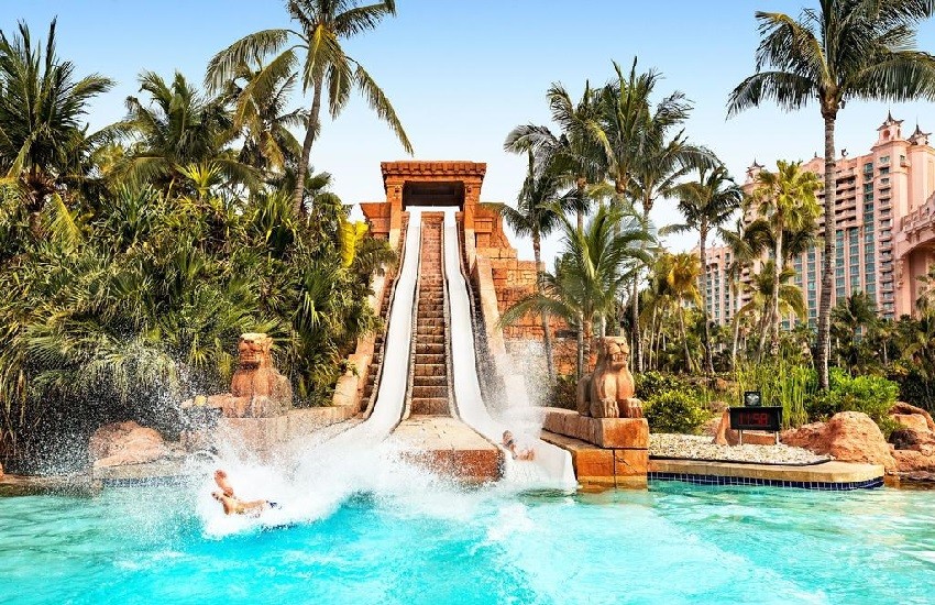 Hotel Waterpark Slide