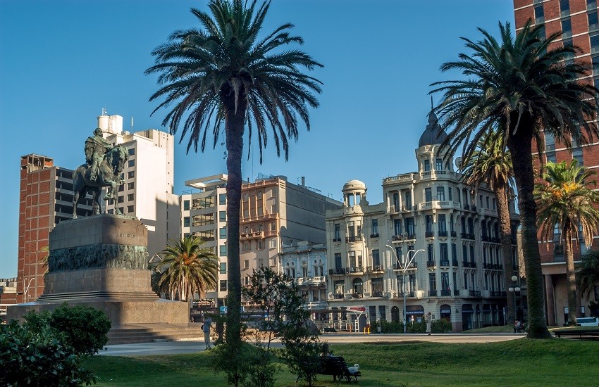 Montevideo Plaza Independencia