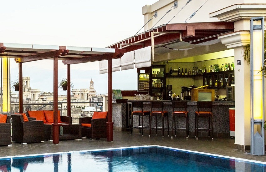 Pool Bar