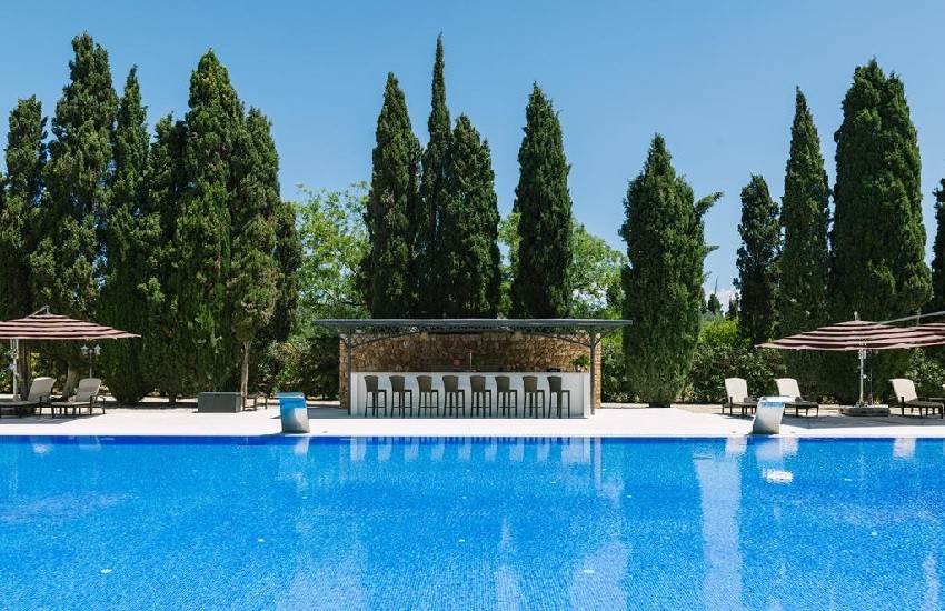 Pool Bar