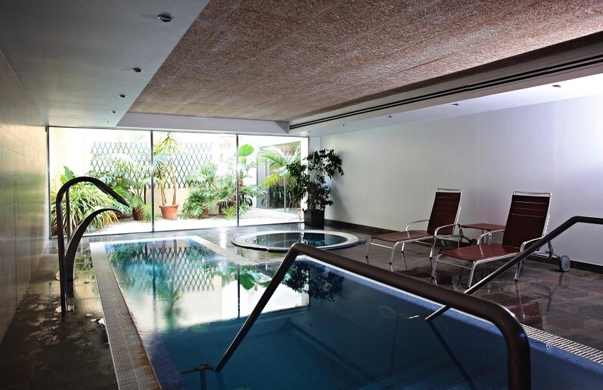 Pool Indoor