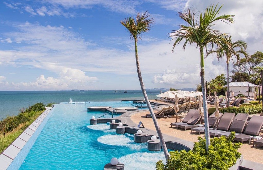 Pool With Jacuzzi