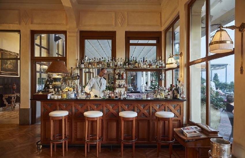 Restaurant Bar