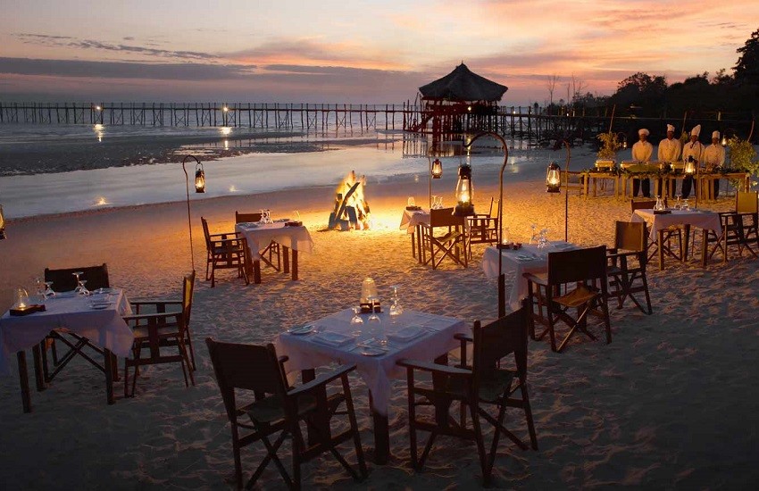 Restaurant Beach Dining