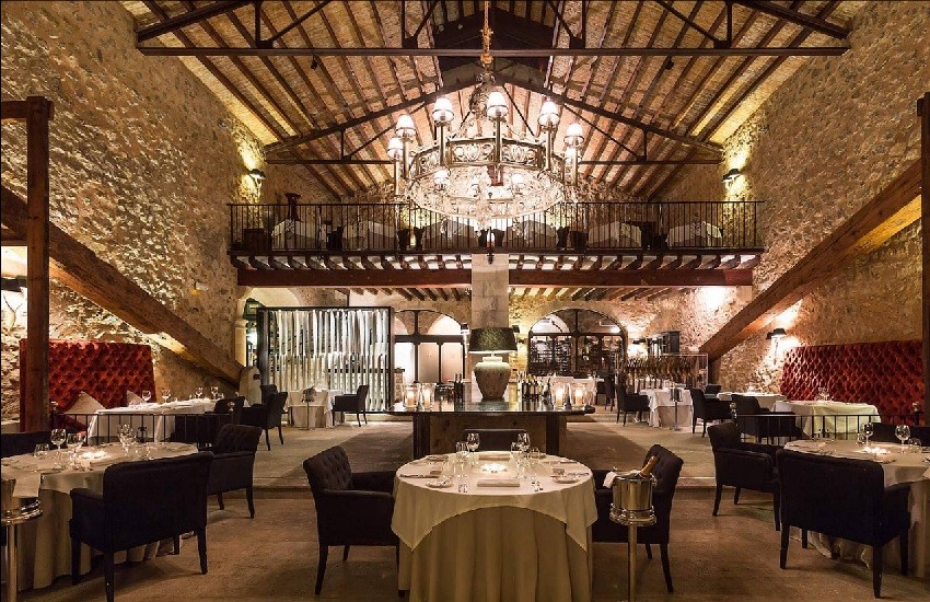 Restaurant Dining Area