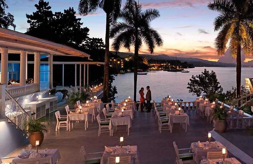 Restaurant Dining Terrace