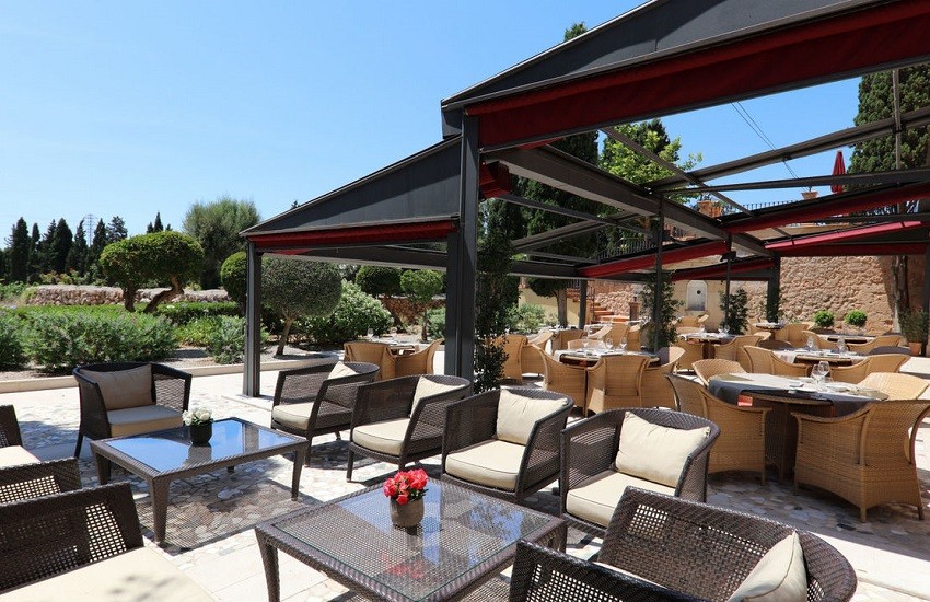 Restaurant Terrace