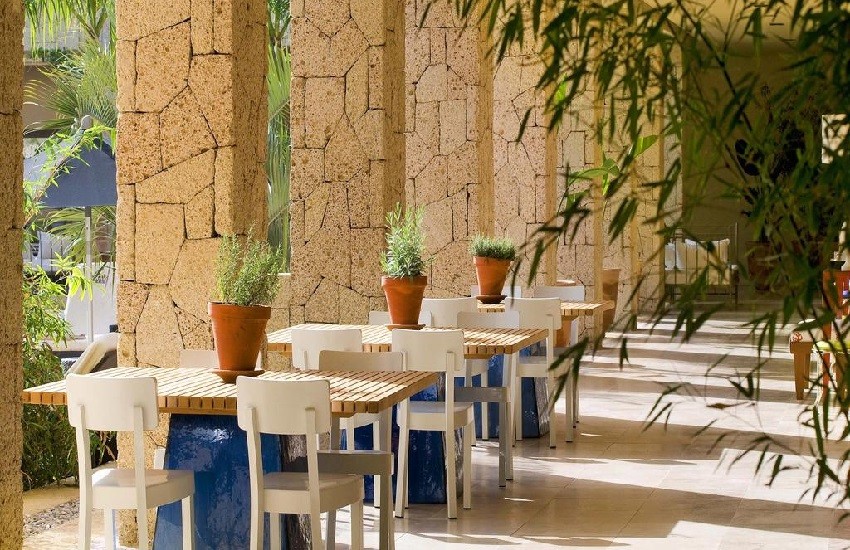 Restaurant Terrace