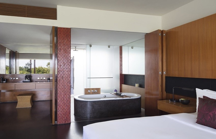 Room River Suite