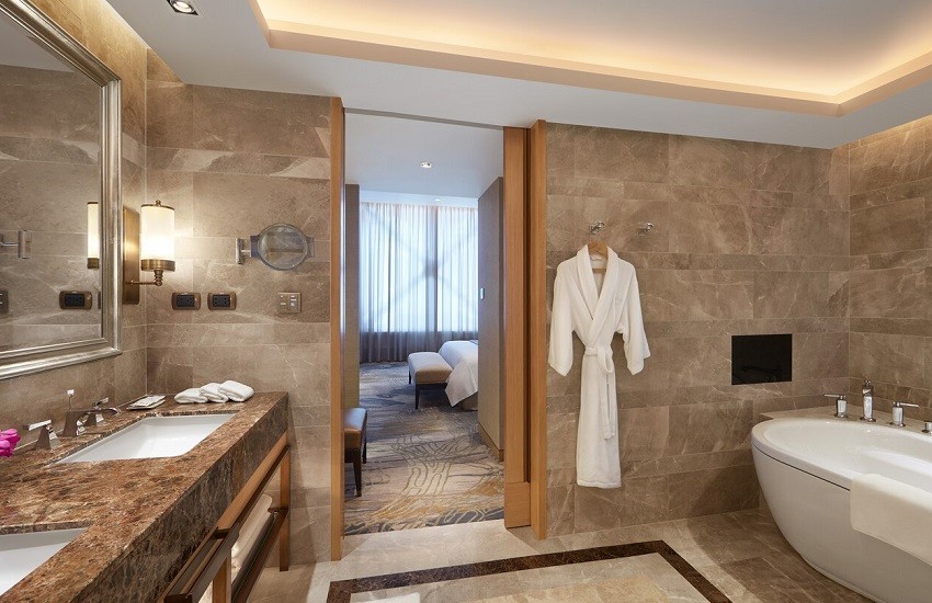 Room Suite Bathroom