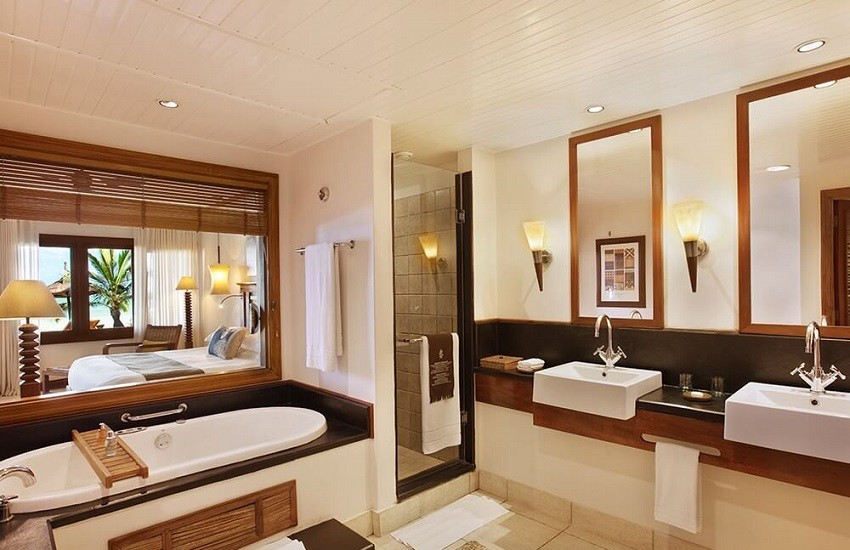 Room Suite Bathroom