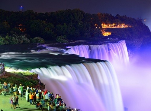 Niagara Falls at night