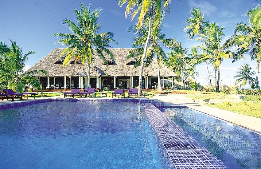 Pool Main