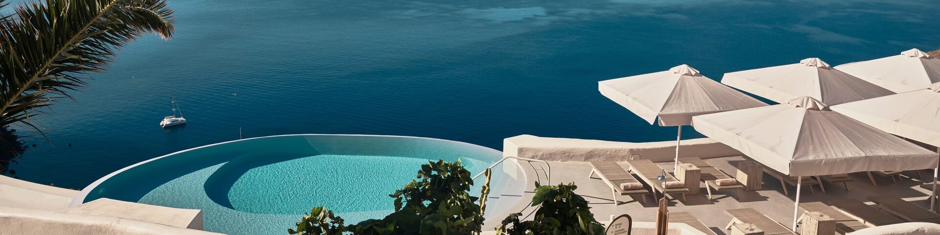 Mystique, Santorini