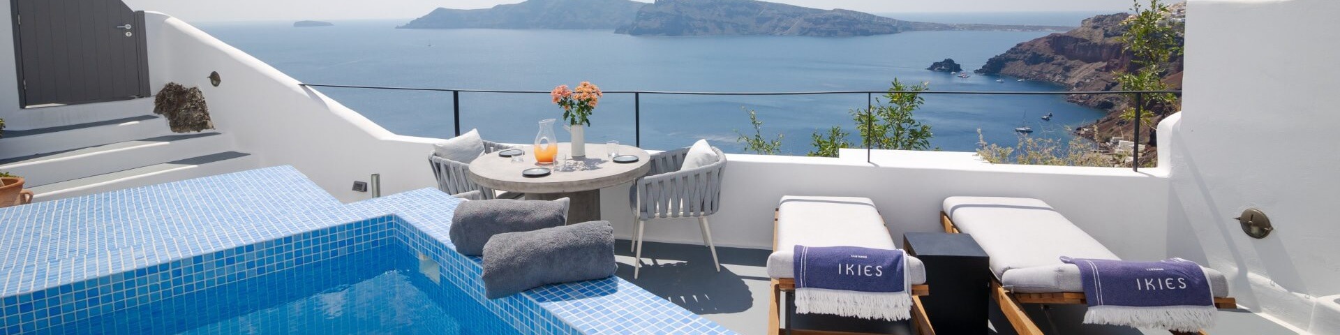 Ikies, Santorini